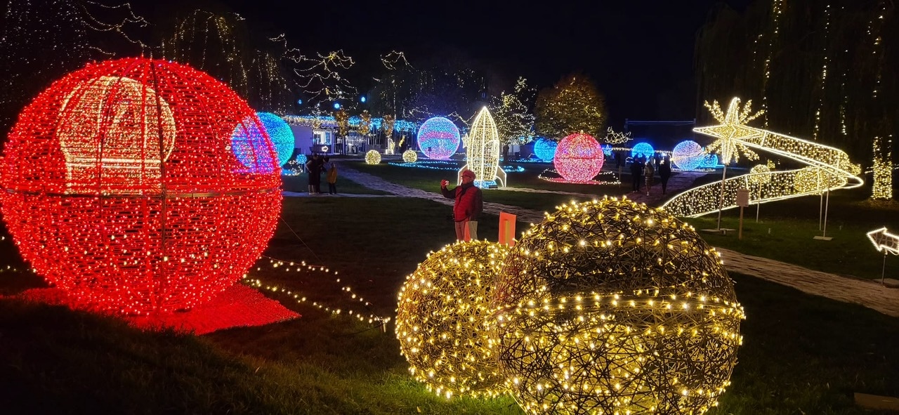 Světelný park Vesmír ve Žlutých lázních objektivem Hanky Florianové